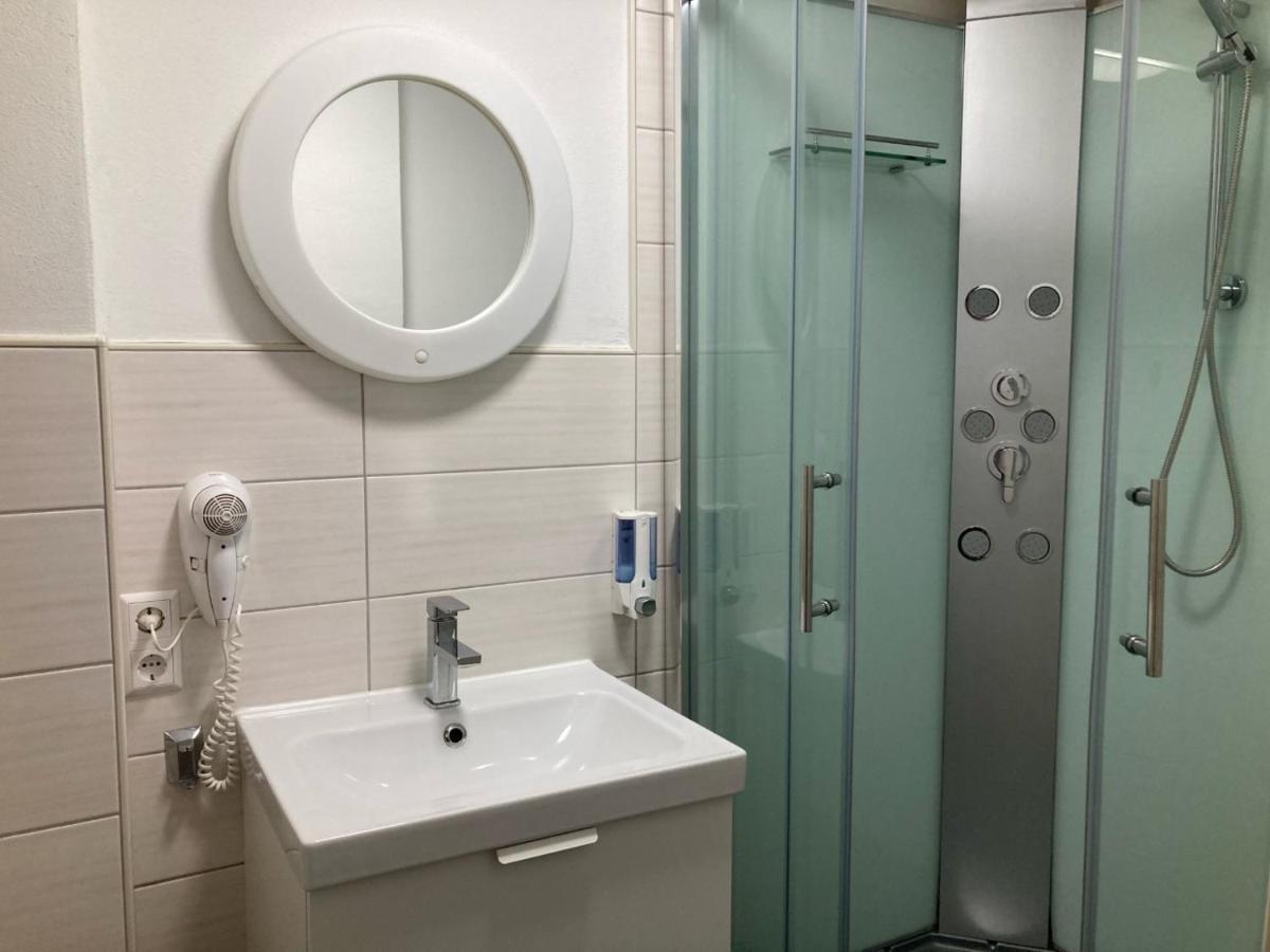 Hotel-Fritz Valwig Exteriör bild